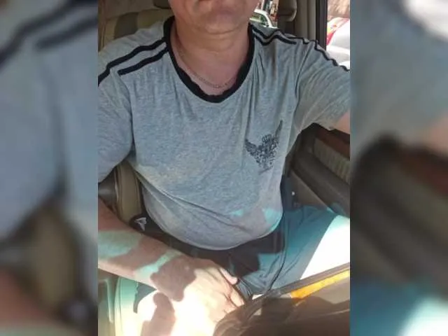 Live sex webcam photo for rrrxxx40 #288465432