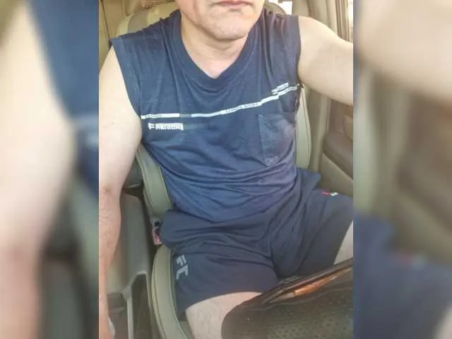 Live sex webcam photo for rrrxxx40 #291103293