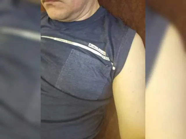 Live sex webcam photo for rrrxxx40 #291110481