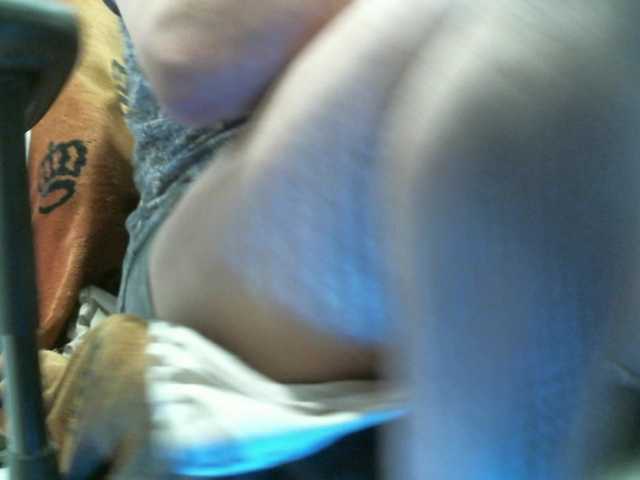 Live sex webcam photo for rrrxxx40 #291641165