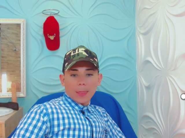 Live sex webcam photo for ruben-ibiz #275485819