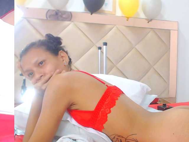 Live sex webcam photo for rubi-daniells #272774997