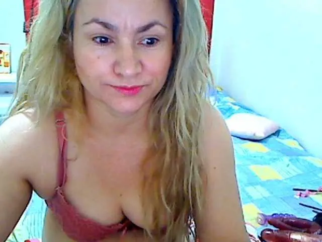 Live sex webcam photo for rubiasensual #275619913