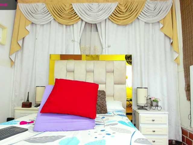 Live sex webcam photo for rubyjohnsson #272460782