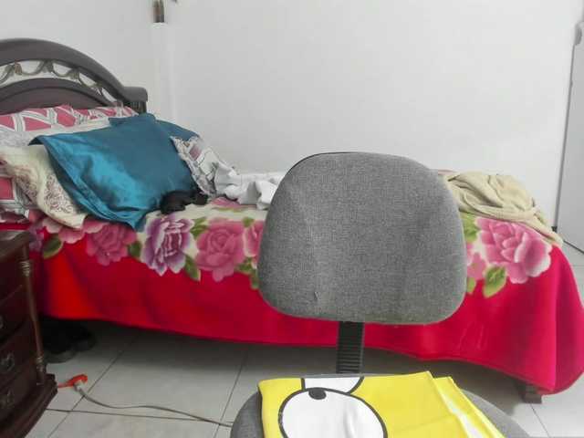 Live sex webcam photo for rubymilf-1 #291296452