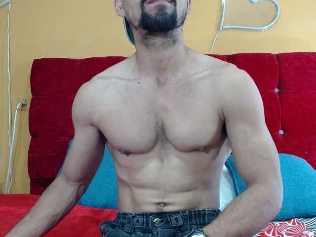 Live sex webcam photo for ryan-muscle #275555634