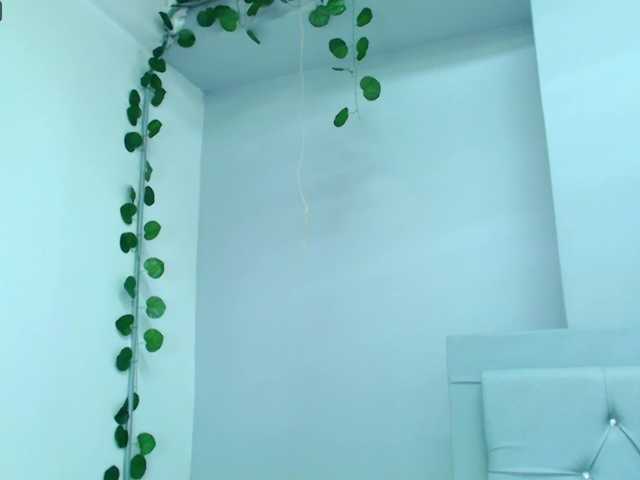 Live sex webcam photo for s-a-t-i-v-a-x #271868907