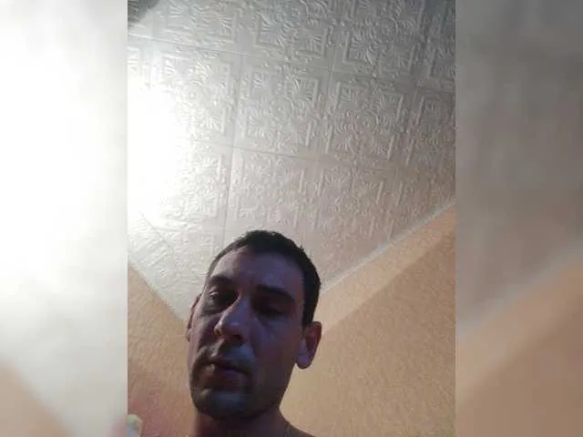 Live sex webcam photo for s2moleg #275810580