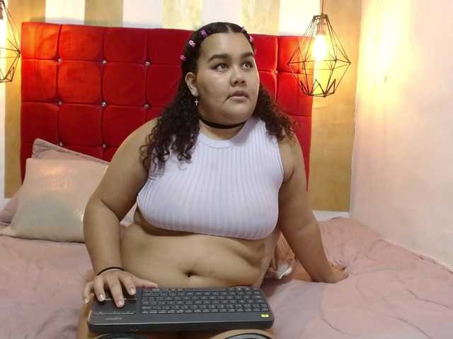 Live sex webcam photo for saara95 #273069741