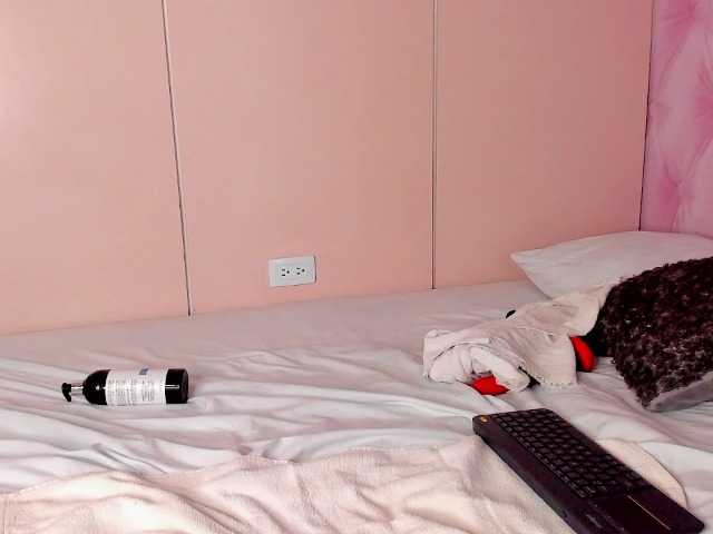 Live sex webcam photo for sabrinahims #277990565