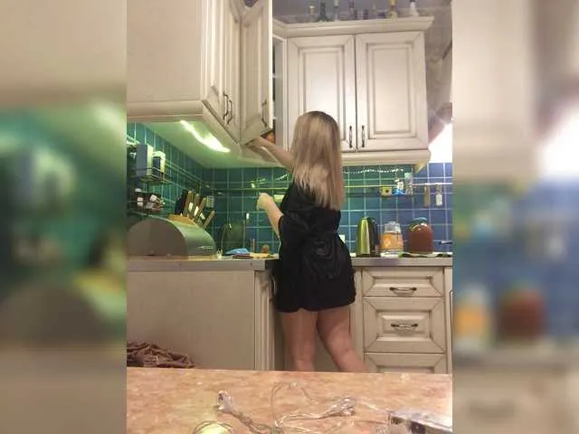 Live sex webcam photo for saden27 #271830859