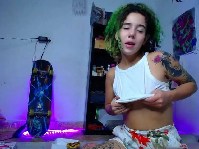 Live sex webcam photo for sadiepop #277080434