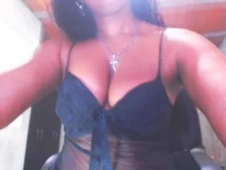 Live sex webcam photo for safirahorny2 #146272251