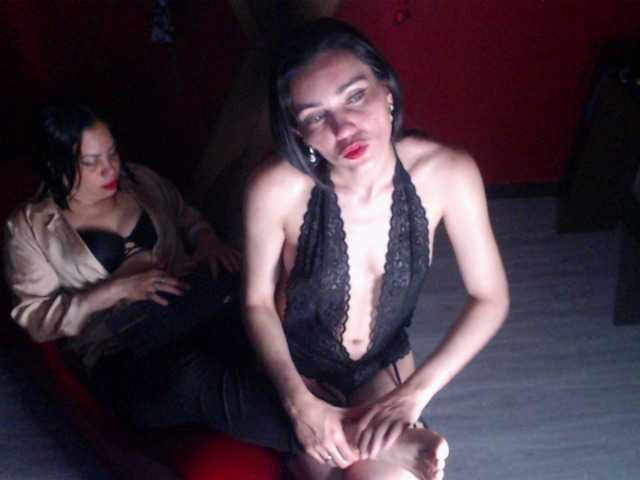 Live sex webcam photo for sahara-km #271821250