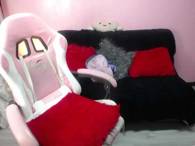 Live sex webcam photo for sailormon07 #291396796
