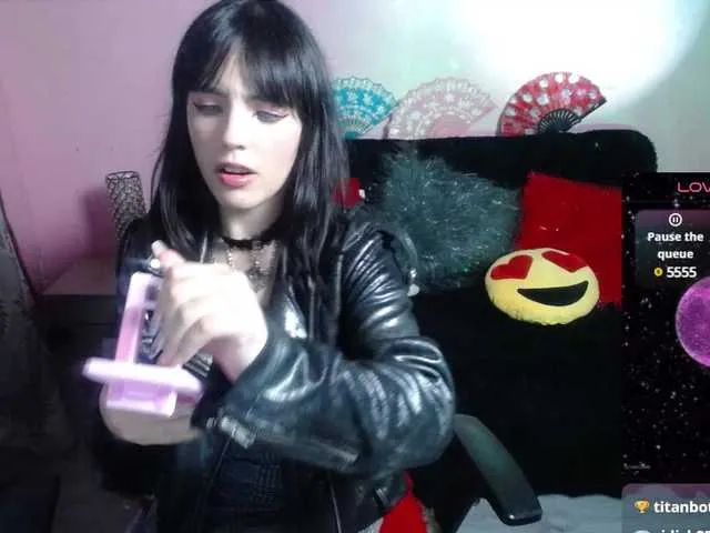Live sex webcam photo for sailormon07 #291457392
