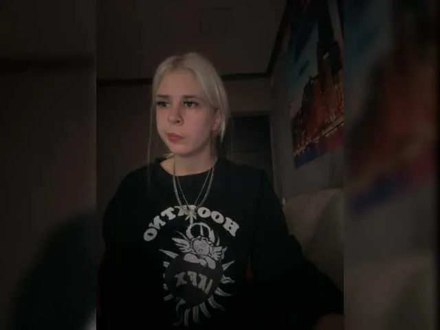 Live sex webcam photo for sakura-sai #276737907