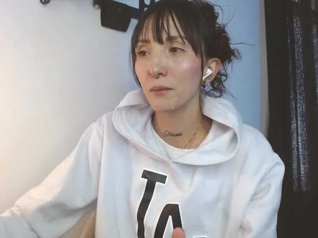 Live sex webcam photo for sakuraskinny #290401770