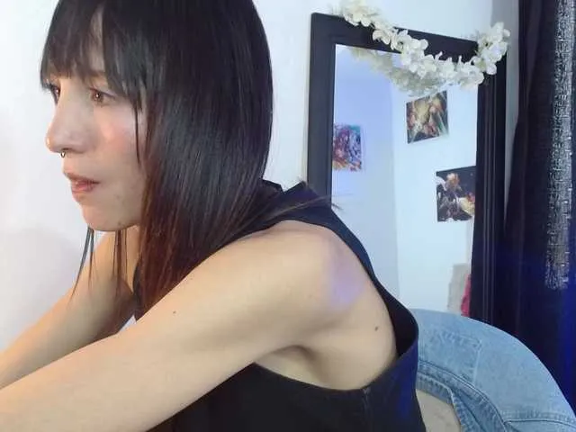 Live sex webcam photo for sakuraskinny #290576564