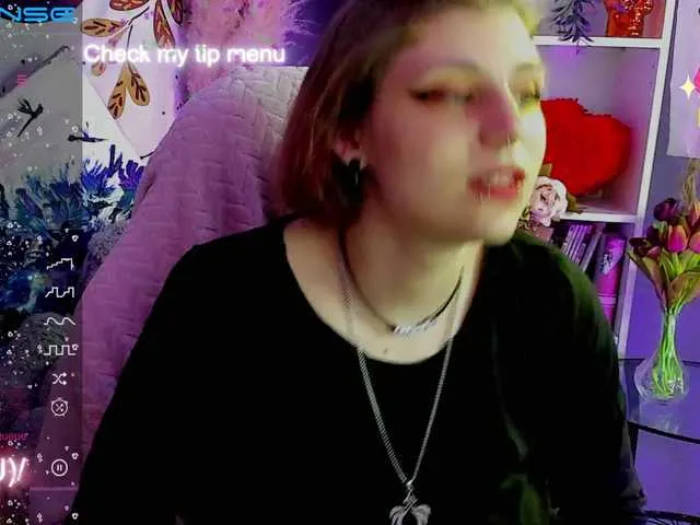 Live sex webcam photo for salli-smith #275617433