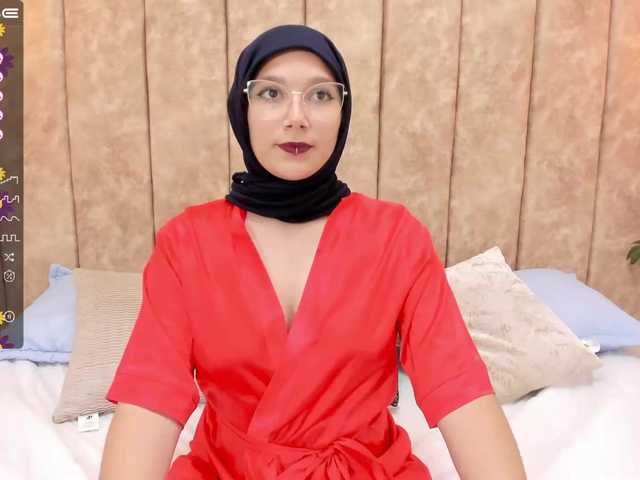 Live sex webcam photo for salmaa- #275976868