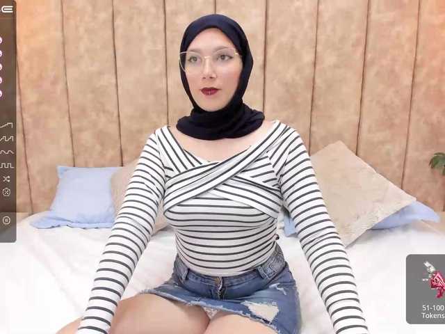 Live sex webcam photo for salmaa- #275983080
