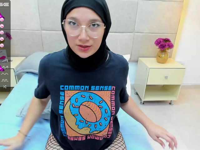 Live sex webcam photo for salmaa- #276126787