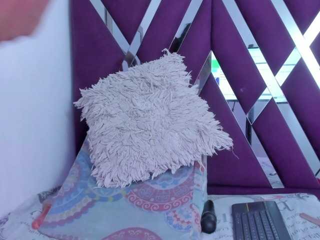 Live sex webcam photo for salomeandrade #277460287