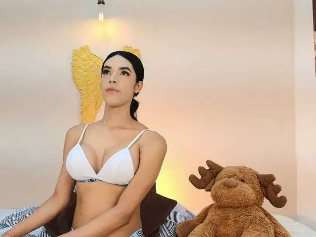 Live sex webcam photo for salomecollin #293158307