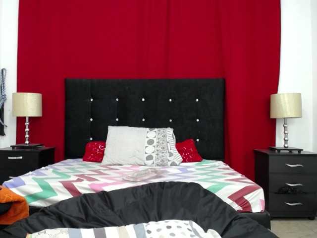 Live sex webcam photo for salomegil #273630996