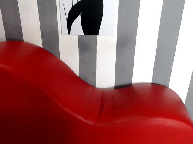 Live sex webcam photo for salomeglod1 #272477610