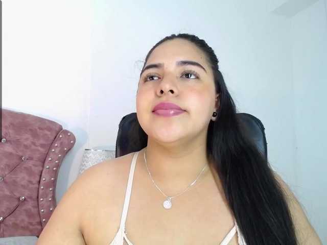 Live sex webcam photo for salomemillerr #273732317