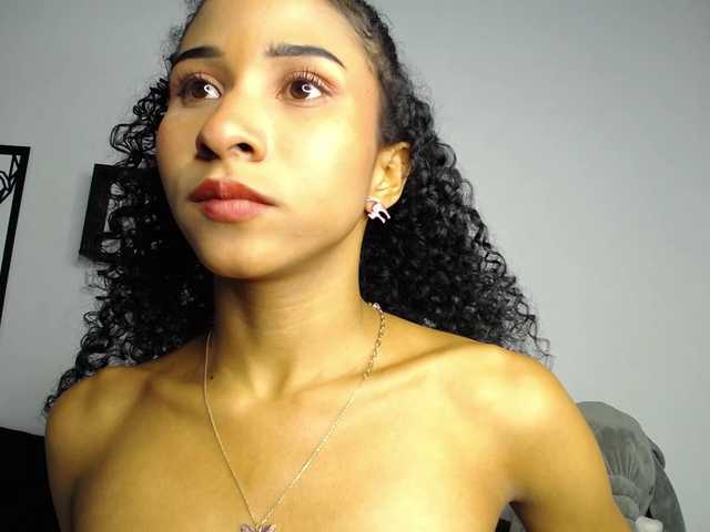 Live sex webcam photo for salomewilliams #277752600