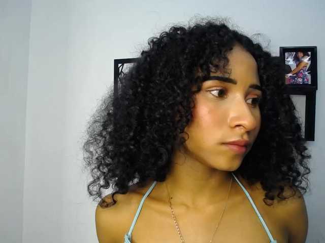 Live sex webcam photo for salomewilliams #278079335