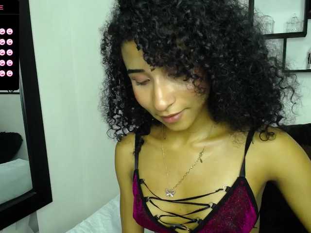 Live sex webcam photo for salomewilliams #278158277