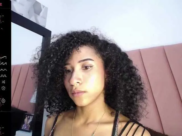 Live sex webcam photo for salomewilliams #285286306