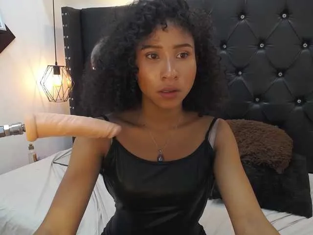 Live sex webcam photo for salomewilliams #290670436