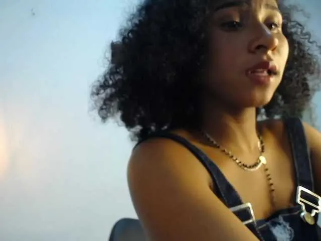 Live sex webcam photo for salomewilliams #291462852