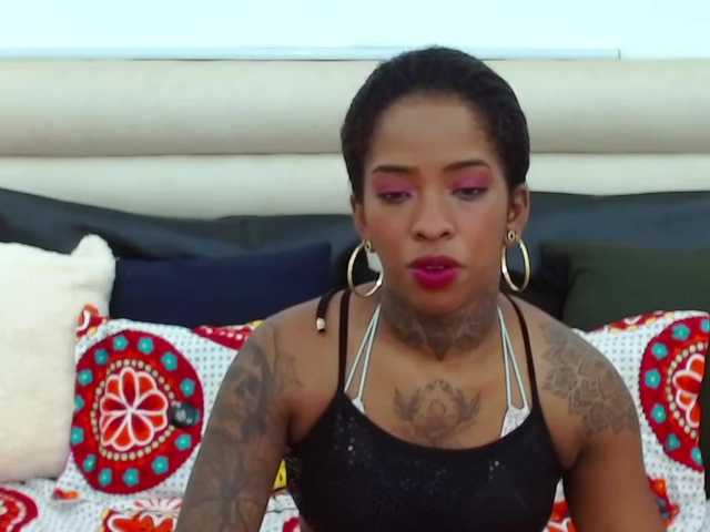 Live sex webcam photo for samantaafox #272078973