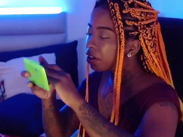 Live sex webcam photo for samantaafox #272263847