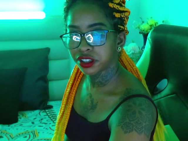 Live sex webcam photo for samantaafox #272383571