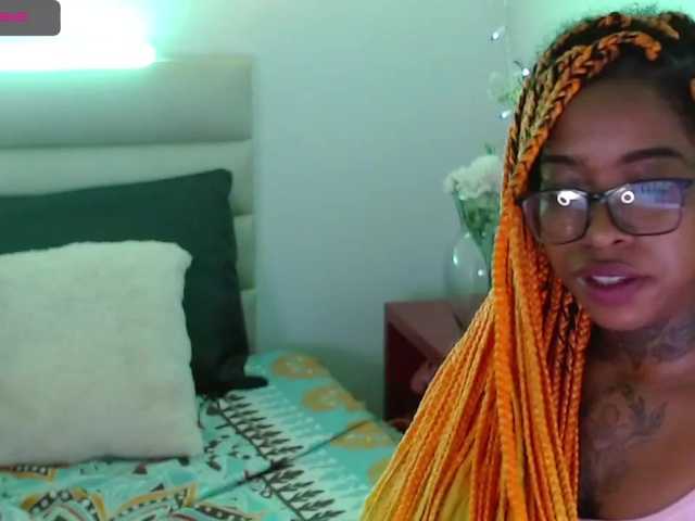 Live sex webcam photo for samantaafox #272401680