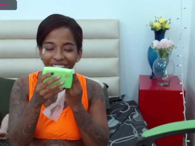 Live sex webcam photo for samantaafox #273355372