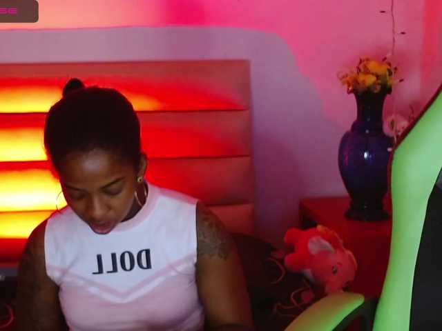 Live sex webcam photo for samantaafox #273492515