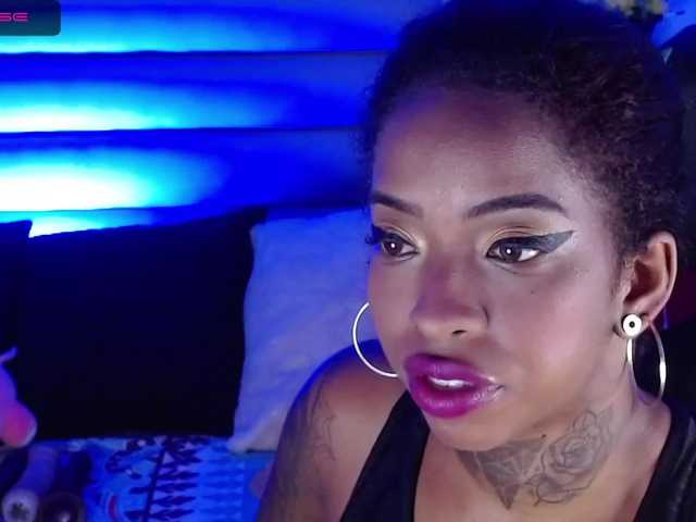 Live sex webcam photo for samantaafox #273600272