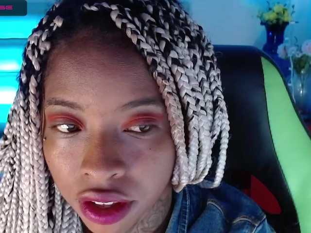 Live sex webcam photo for samantaafox #273738480