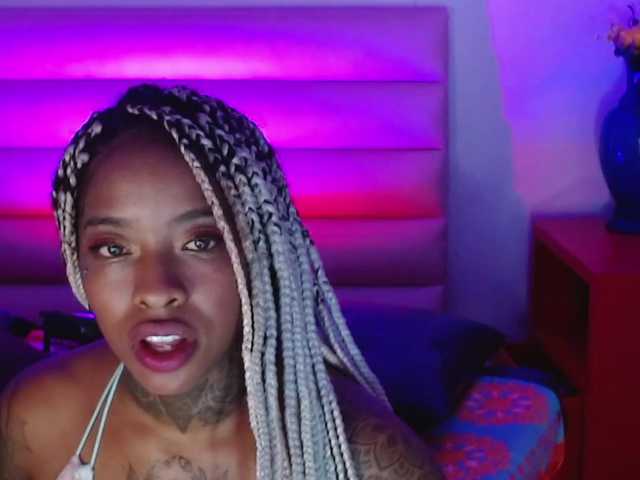 Live sex webcam photo for samantaafox #273761860