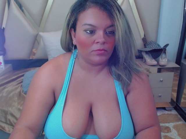 Live sex webcam photo for samantajonesx #271863532