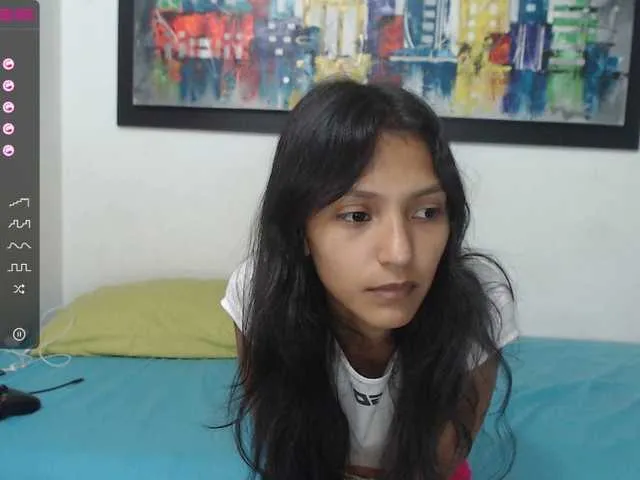 Live sex webcam photo for samantha-18 #273057716