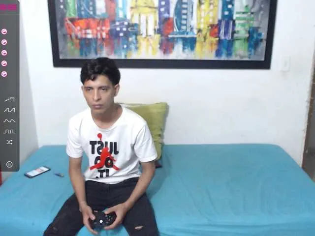 Live sex webcam photo for samantha-18 #273266046